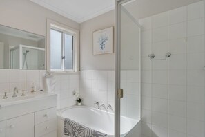 Douche, serviettes fournies