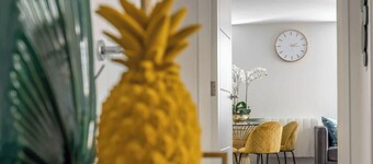 High Spec Apt- Central Locat- Parking By Tempstay