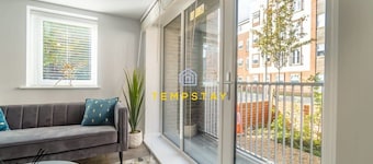 High Spec Apt- Central Locat- Parking By Tempstay