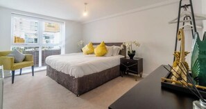 2 chambres, fer et planche à repasser, Wi-Fi, draps fournis
