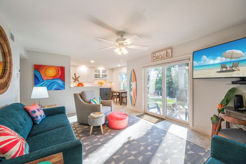 Bayou Breeze Amazing Waterfront Condo On Pine Ave With Dock And Water Views - Anna Maria, FL