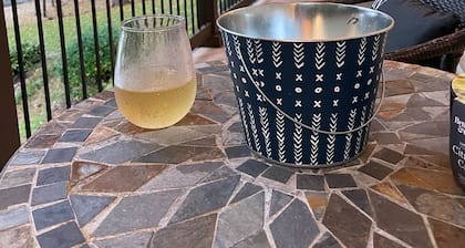 Cozy property on Lake Lanier