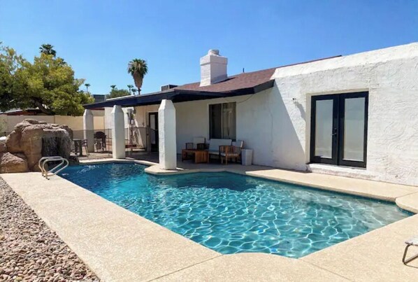 Outdoor pool, a heated pool