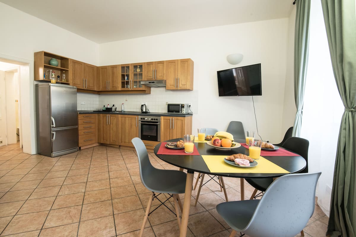 Familienapartment, 2 Schlafzimmer, Badewanne | Eigene Küche | Kühlschrank, Mikrowelle, Toaster, Kochgeschirr/Geschirr/Besteck