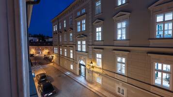 Familien-Maisonette, 2Â Schlafzimmer | Blick auf die StraĂe