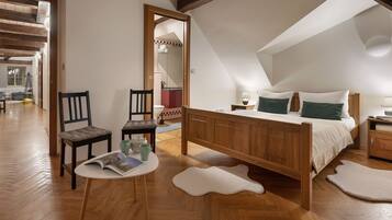 Dúplex Deluxe, 3 habitaciones, 2 baños, vistas a la ciudad | Ropa de cama hipoalergénica y espacio para trabajar con un portátil