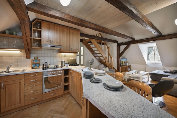 Deluxe Duplex, 3 Bedrooms, Bathtub, City View | Private kitchen | Fridge, microwave, toaster, cookware/dishes/utensils