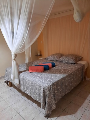 1 chambre, fer et planche à repasser, Wi-Fi, draps fournis