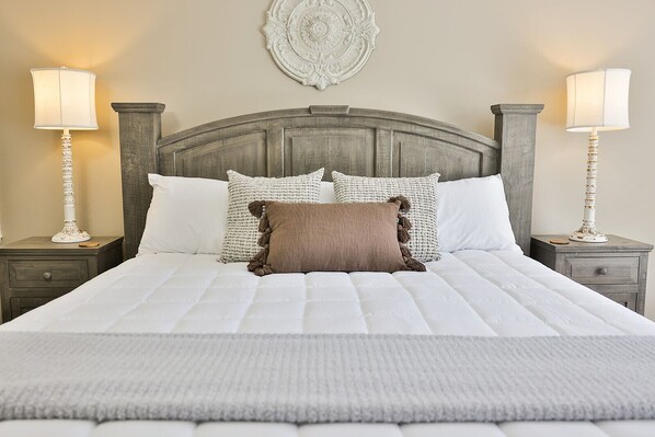 3 bedrooms, desk, iron/ironing board, travel cot