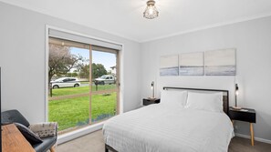 2 bedrooms, travel cot, WiFi