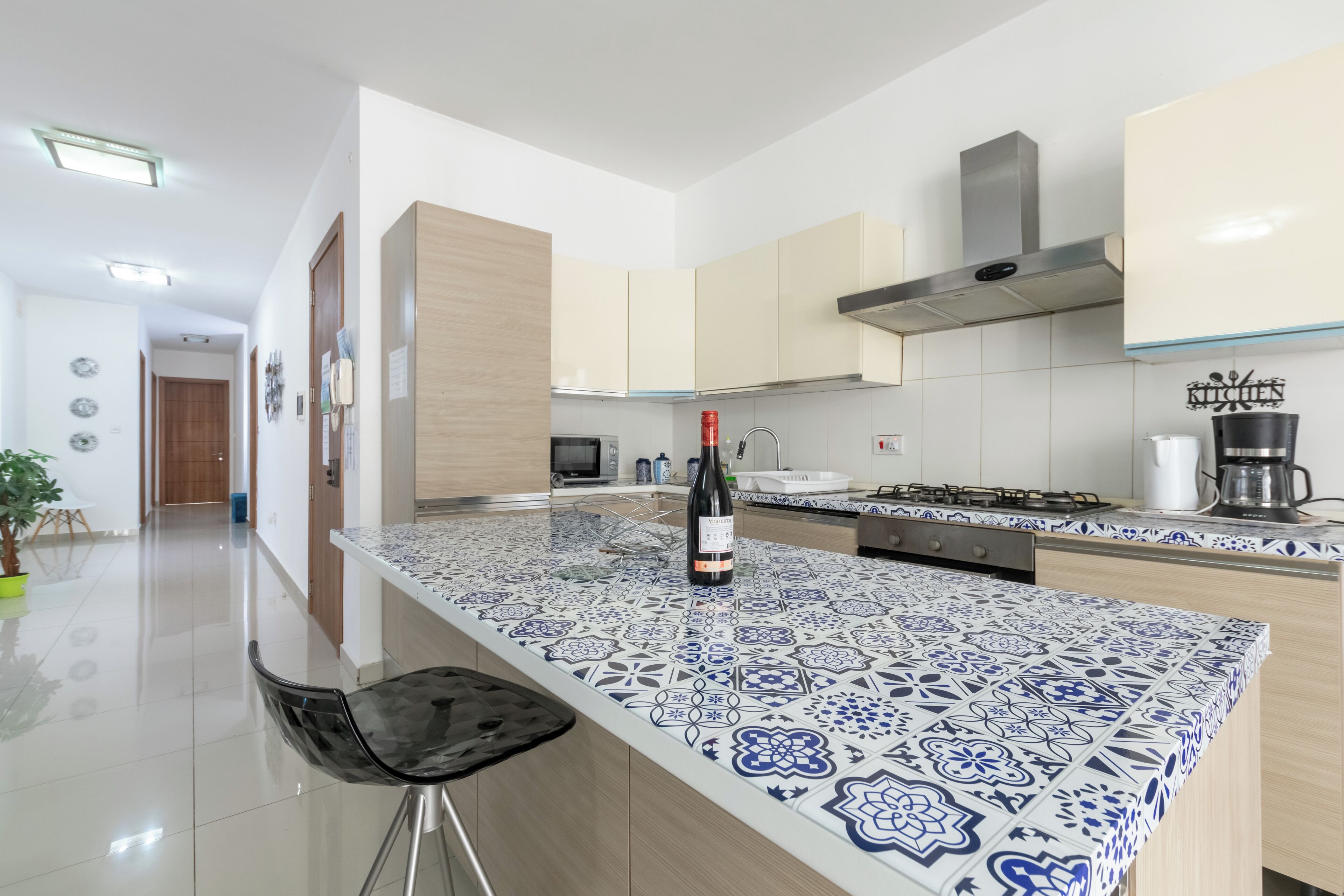 冰箱、微波炉、烤箱、炉灶