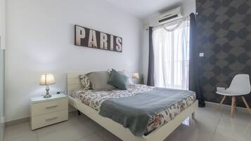 3 bedrooms, desk, iron/ironing board, travel cot