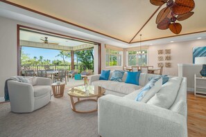 TV - Luxury + Privacy  ✨ Sleeps 10 ⛳🚙 Golf Cart Included (Waimea)