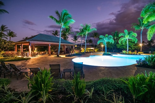 Luxury + Privacy • Sleeps 10  • Golf Cart Included