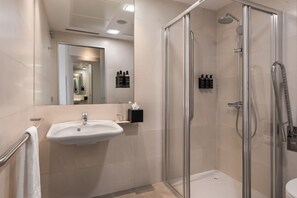 Single Room | Bathroom