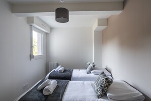 2 bedrooms, iron/ironing board, free WiFi, bed sheets