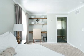 4 bedrooms, desk, iron/ironing board, free WiFi