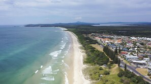 On the beach - La Ronde Three - Oceanstays - Unit 3 (Yamba)
