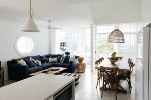 Unclassified image, 2 of 42, button - La Ronde Three - Oceanstays - Unit 3 (Yamba)