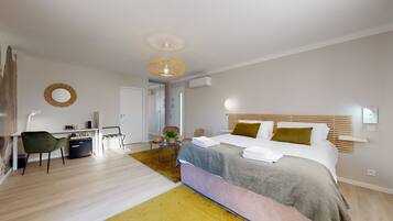 4 Schlafzimmer, Schreibtisch, Bügeleisen/Bügelbrett, kostenloses WLAN