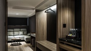 Deluxe Family Room | 거실 공간
