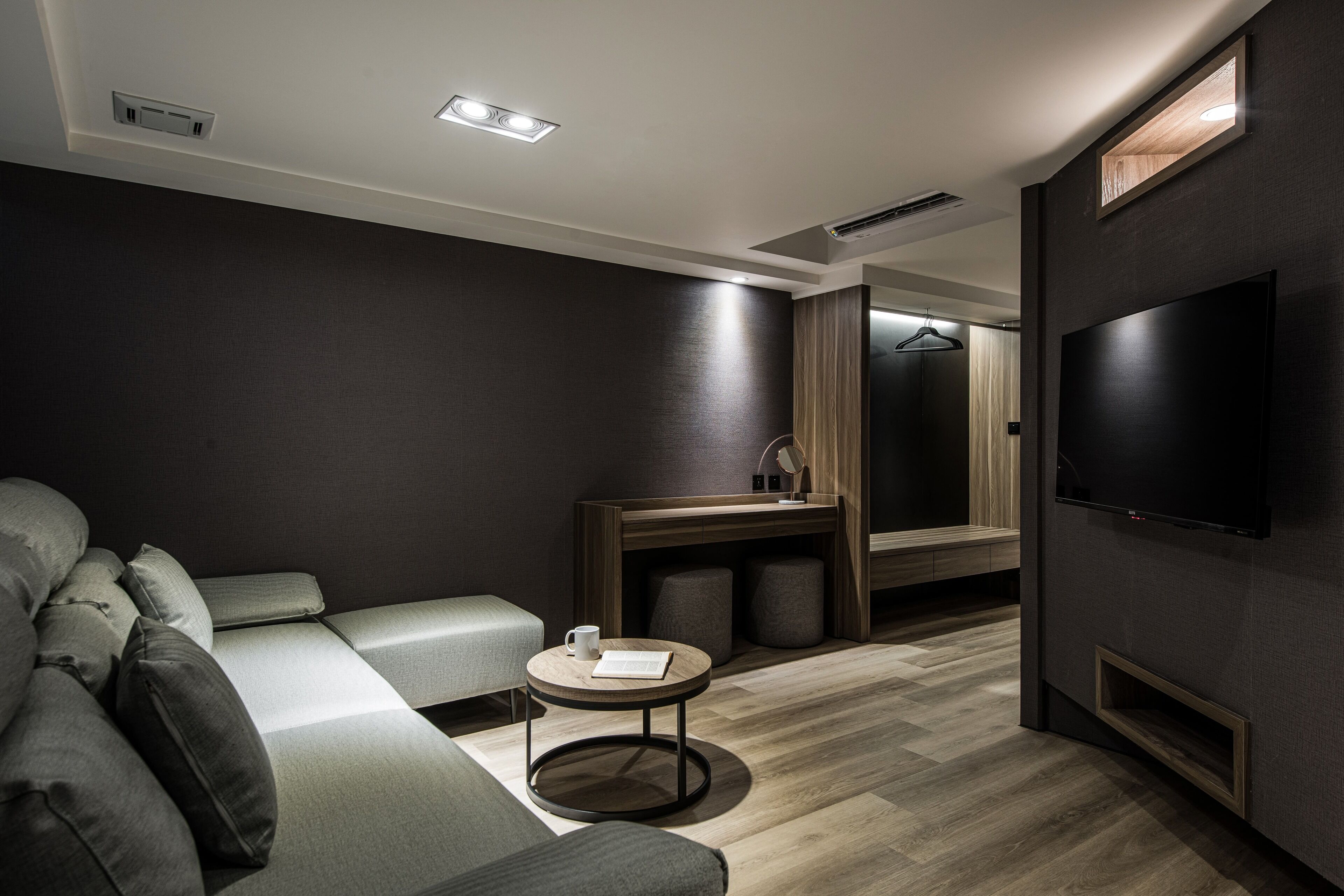 Deluxe Family Room | Living area | 50-cm flat-screen TV with digital channels