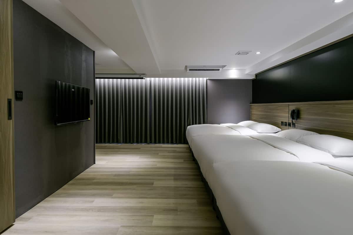 六人房 | 羽绒被、迷你吧(备有免费物品)、遮光窗帘、隔音