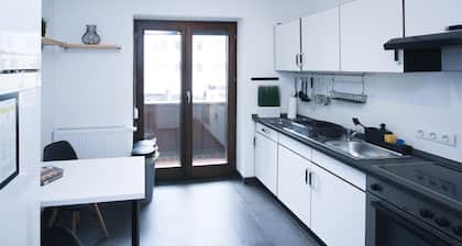 City-Lage 4 Zimmer 7 Betten Balkon Netflix INET