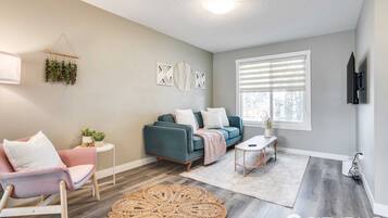 Téléviseur, bureau