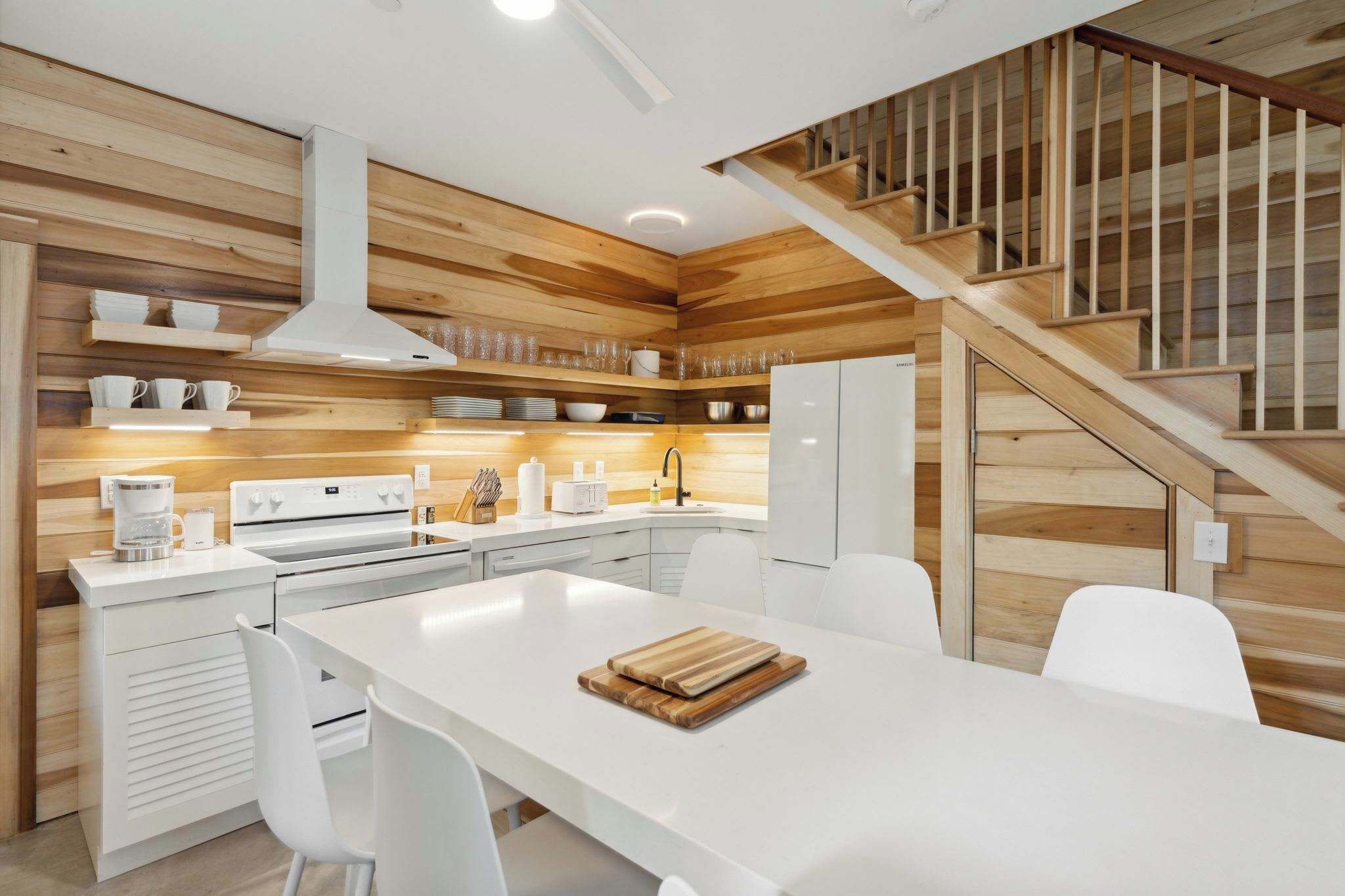 冰箱、微波炉、烤箱、炉灶