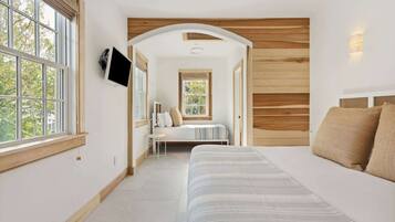 3 habitaciones, escritorio, tabla de planchar con plancha y wifi