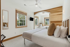 3 Schlafzimmer, Schreibtisch, Bügeleisen/Bügelbrett, WLAN