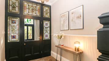 6 bedrooms, individually decorated, individually furnished, free WiFi