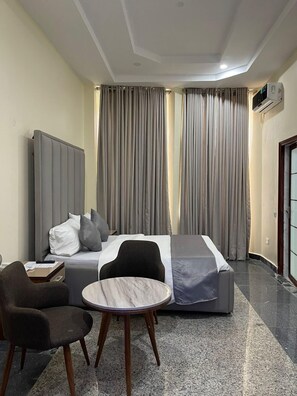 Standard Room | Free WiFi - De Silver Green Luxury Hotel (Abuja)