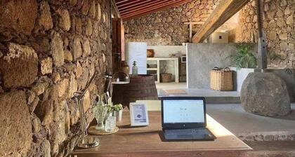 Rural house near the coast of La Laguna