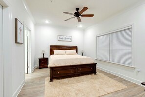 2 Schlafzimmer, Bügeleisen/Bügelbrett, Reisekinderbett, kostenloses WLAN