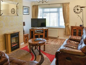Living area - A seaside delight having a sandy beach, shops and pubs all nearby. (Heacham)