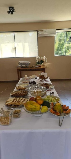 Desayuno bufé gratuito y diario