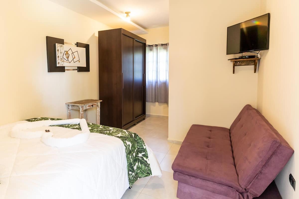Habitación triple estándar | Minibar, sistema de insonorización, wifi gratis y ropa de cama
