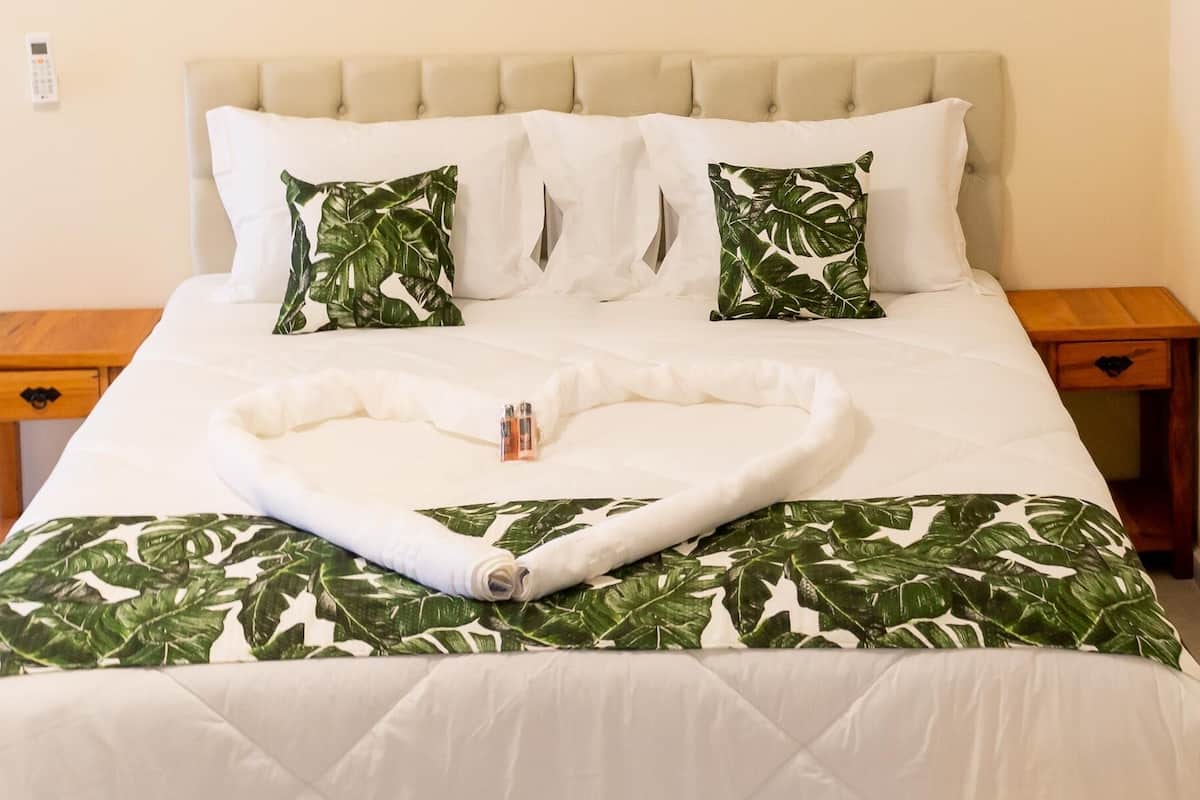 Habitación cuádruple estándar | Minibar, sistema de insonorización, wifi gratis y ropa de cama