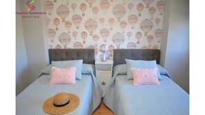 2 chambres, fer et planche à repasser, lit parapluie, Wi-Fi gratuit