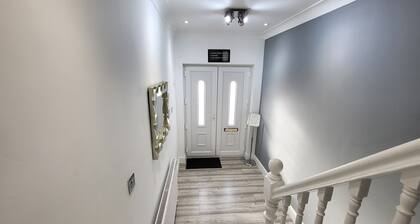 Top Luxury 2 bed Apartment - London