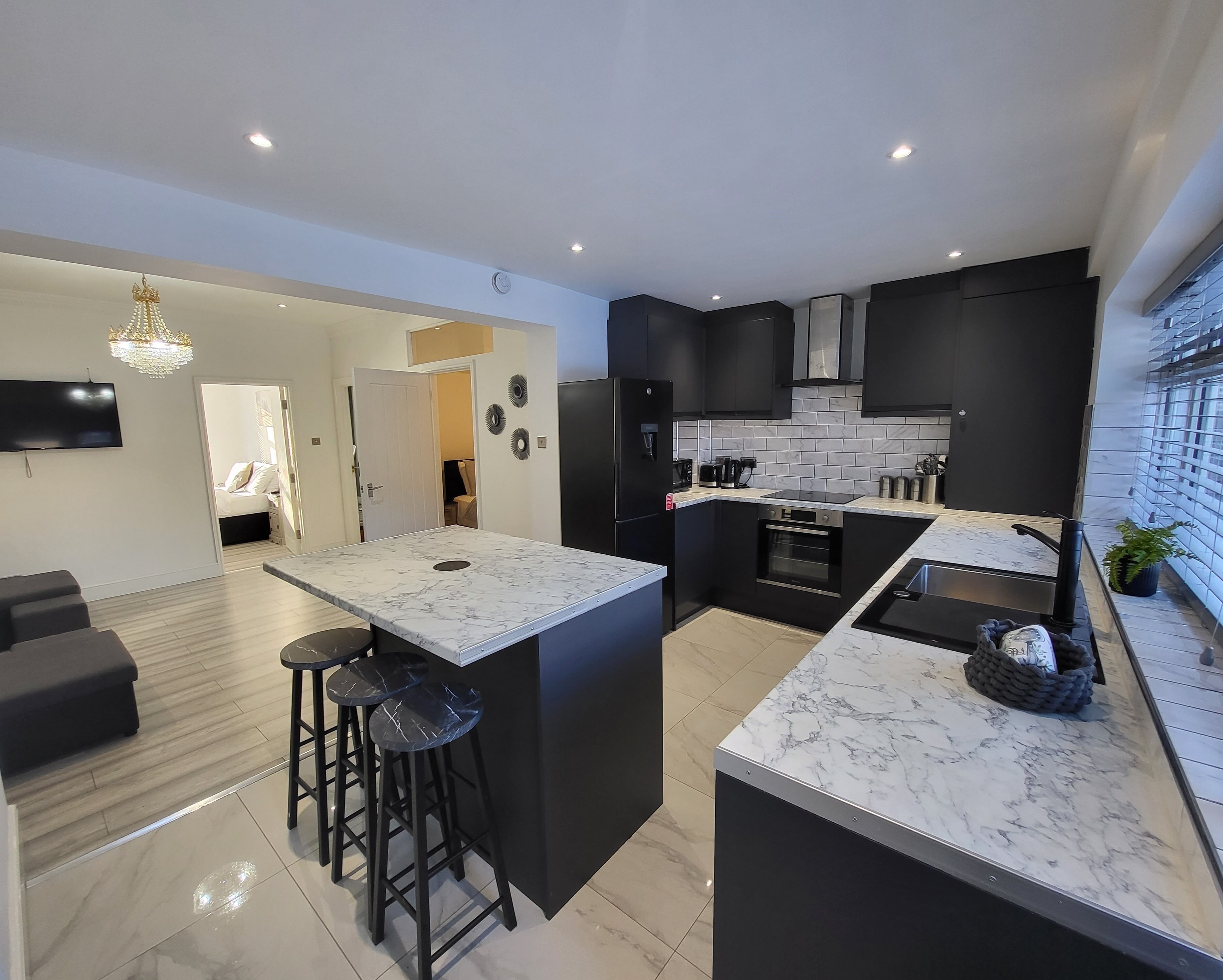 Apartment | Private kitchen | Fridge, microwave, oven, stovetop
