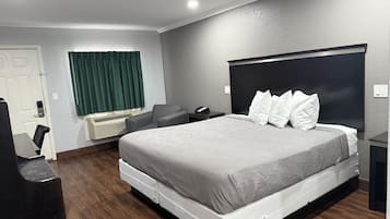 基础单人房 | 笔记本电脑工作区、熨斗/熨衣板、免费 WiFi、床单