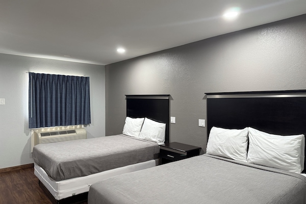 Laptop workspace, iron/ironing board, free WiFi, bed sheets