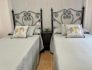 2 Schlafzimmer, Bügeleisen/Bügelbrett, Reisekinderbett, kostenloses WLAN