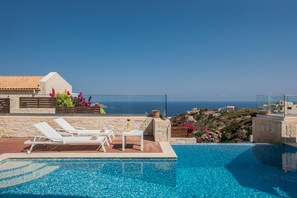 Villa | Vista a la playa o el mar