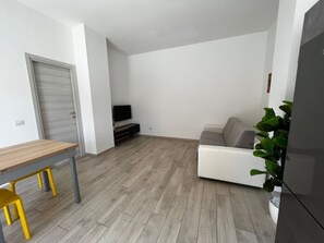 Living area - Cozy house with garden in Rome Metro C (Roma)