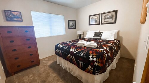 The Grizzly Hideaway