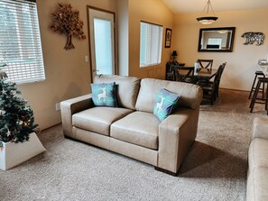 TV, fireplace, DVD player